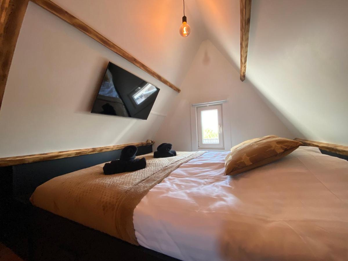 The Island Life House 1 *